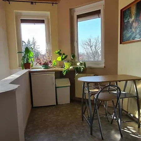 Hajas Familia Kiado Szobak منزل للإقامة *