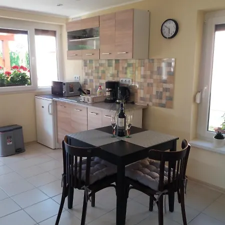 Hajas Familia Kiado Szobak בית אירוח