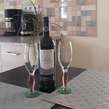 Hajas Familia Kiado Szobak