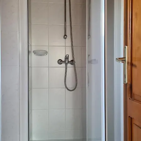 Hajas Familia Kiado Szobak منزل للإقامة Balatonmáriafürdő