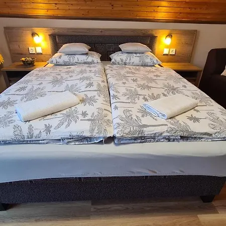 Hajas Familia Kiado Szobak Balatonmáriafürdő