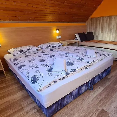 Hajas Familia Kiado Szobak Ubytování v soukromí Balatonmáriafürdő