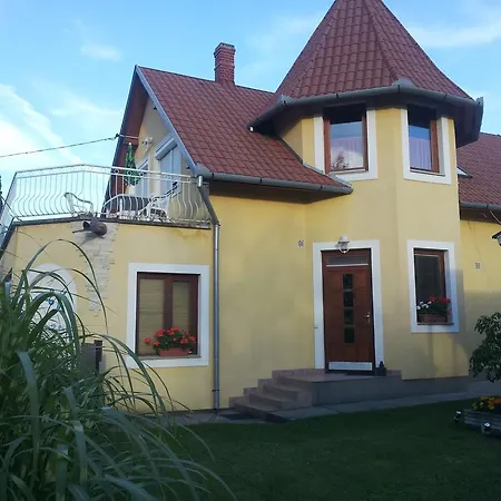 Ubytování v soukromí Hajas Familia Kiado Szobak Balatonmáriafürdő