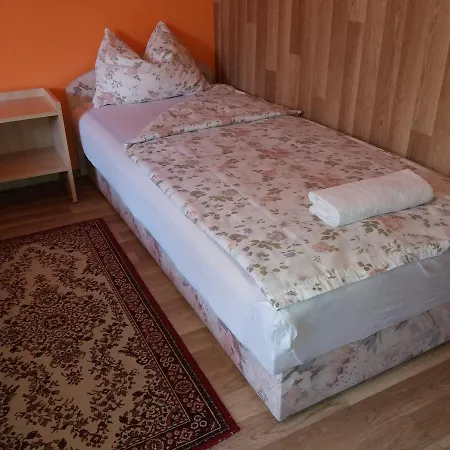 Ubytování v soukromí Hajas Familia Kiado Szobak