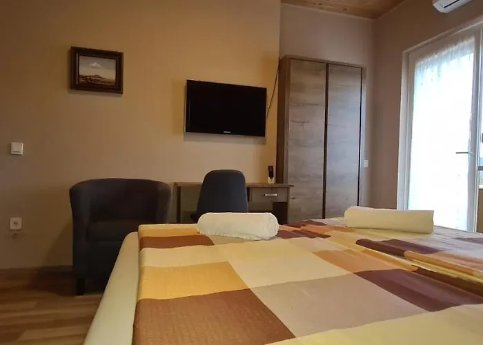 Hajas Familia Kiado Szobak בית אירוח *