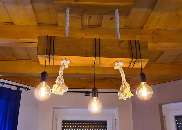 Hajas Familia Kiado Szobak ホームステイ Balatonmáriafürdő