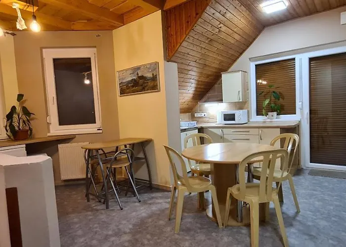 Hajas Familia Kiado Szobak * Balatonmáriafürdő