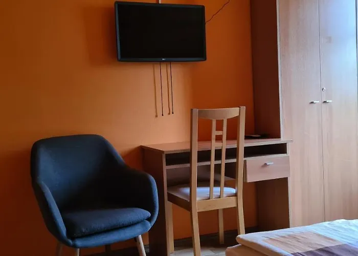 ホームステイ Hajas Familia Kiado Szobak *