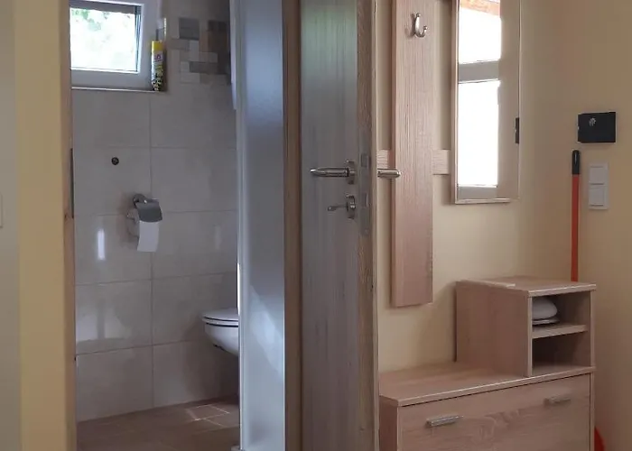 Hajas Familia Kiado Szobak *