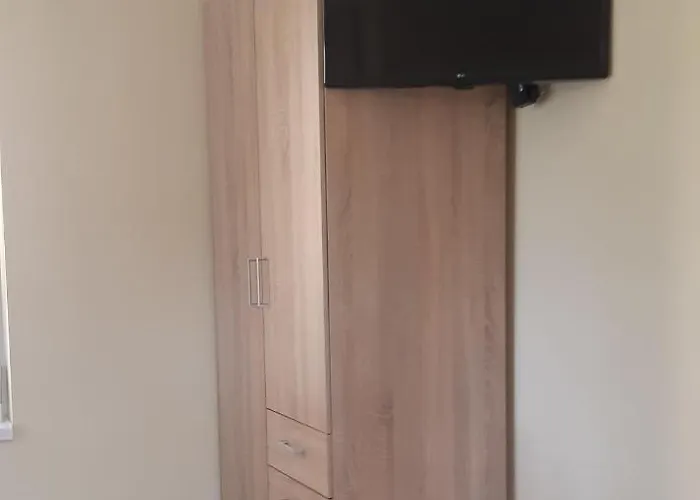 בית אירוח Hajas Familia Kiado Szobak