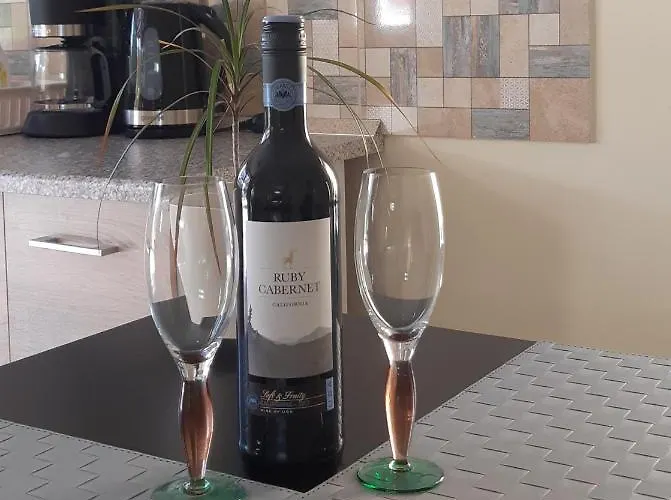 Hajas Familia Kiado Szobak