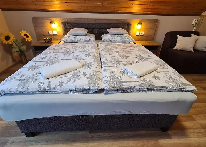 Hajas Familia Kiado Szobak Balatonmáriafürdő