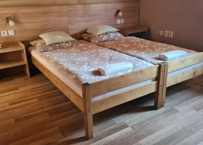 Hajas Familia Kiado Szobak منزل للإقامة