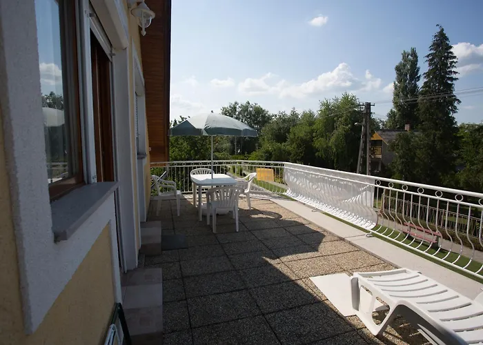 בית אירוח Hajas Familia Kiado Szobak Balatonmáriafürdő